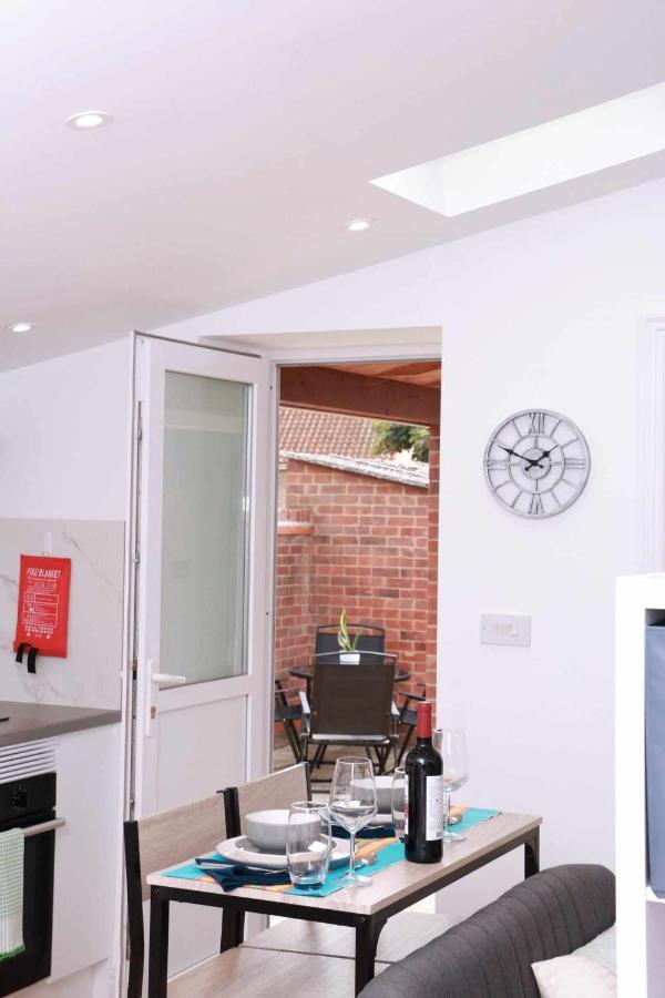 Suffolk Cosy Corner With Free Parking, 10Min Walking To Town Centre Apartment Bury St. Edmunds Exterior photo